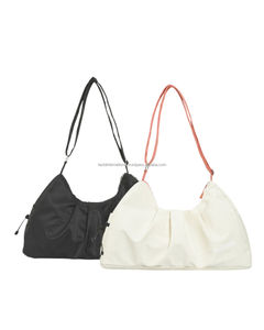 Bolsas de Gimnasio con Cierre de Cremallera y Patrón de Letras de Nailon, Color/Logotipo Personalizado, Gran Capacidad, Bolsa Deportiva para Exteriores - Product Image 5