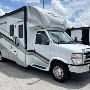 Vendedor Verificado de F-o-r-e-s-t R-i-v-e-r F-o-r-e-s-t-e-r 2441DSF Usado del 2026, Listo para Viajar - Product Image 1