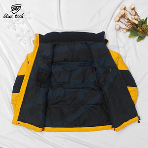 Chaqueta acolchada de alta calidad para hombre, ropa de abrigo con cuello redondo y capucha de espesor estándar, cremallera completa con bolsillos y logotipo frontal - Product Image 3