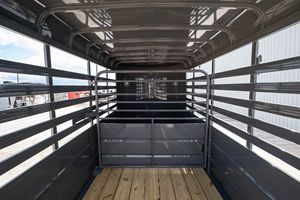 Made to Last Long Quality And Affordable Aluminum Livestock <b>Trailer</b> Dual Axle With Ventilated Sides And Red Reflectors - Product Image 3