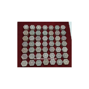 Très belle boîte à bijoux de grande qualité en forme d'hexagone en stéatite pure faite à la main et au design sculpté pour femmes et filles - Product Image 1