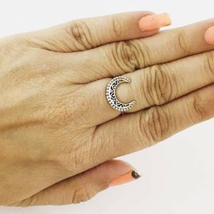 แหวนพระจันทร์ครึ่งดวงสีเงินสเตอร์ลิง925แบบมินิมอลเครื่องประดับแสนน่ารักสำหรับงานแต่งงานที่สวยงามพร้อมการตั้งค่าหนามเตยสำหรับงานเลี้ยงของเด็กผู้หญิง - Product Image 5