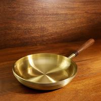 Casserole en acier inoxydable authentique utilisée par les chefs cuisiniers pour les recettes sensibles à la chaleur, résultats de qualité supérieure, préparations traditionnelles