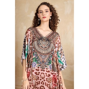 Kaftan de satén suave para mujer con corona de pétalos de diamantes de imitación vestido de noche - Product Image 6