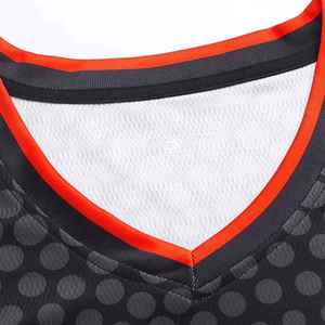 Ensemble d'uniformes de basket-ball par sublimation vibrante imprimé sur un tissu en polyester léger pour des couleurs durables - Product Image 2