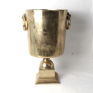 Classic Cast Aluminum Flower Vase With Refined Metallic Finish That Enhances Traditional And Modern Home Decorations - Product Image 4