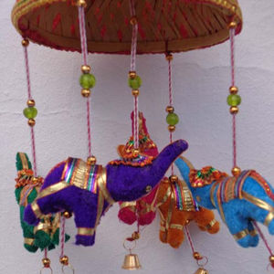 Adorno Decorativo Tradicional Indio para Puerta con Forma de Elefante, Hecho a Mano, Pequeño Tapiz de Tela para Pared, 100% Algodón, Diseño Costero - Product Image 1