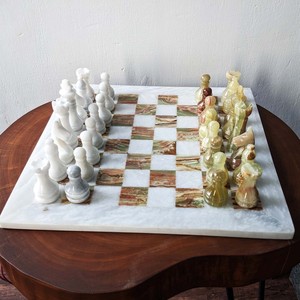 Table d'échecs en marbre impérial - Design traditionnel pour salon, chambre à coucher, hôtel - Product Image 6