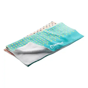 Serviette promotionnelle personnalisée CreaTowel pour le merchandising - Product Image 1