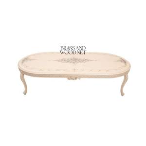 Mesa de Centro Ovalada de Lujo con Motivos Florales Pintados a Mano y Acabado en Laca Crema para una Decoración Clásica y Elegante de la Sala de Estar - Product Image 1