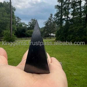 GROS NATUREL SHUNGITE NOIR RUSSE PYRAMIDE NUBIENNE POUR L'UTILISATION REIKI GUÉRISON MÉDITATION PROTECTION EMF ÉNERGIE MÉTHAPHYSCIALE - Product Image 3