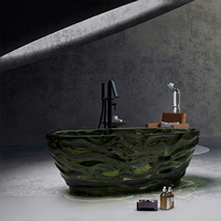 Baignoire autoportante ovale en résine transparente colorée, motif vague de pierre, style minimaliste moderne, luxe léger, pour