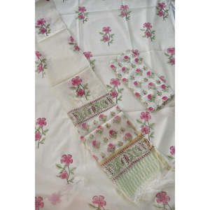 Conjunto de Salwar Kameez de Seda con Estampado Floral Hecho a Mano para Mujer, con Top, Pantalón y Dupatta, para Uso Casual - Product Image 3