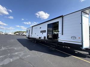 Nouveau 2026 F-o-r-e-s-t R-i-v-e-r Wildwood L-o-d-g-e 40F-D-E-N - Product Image 4