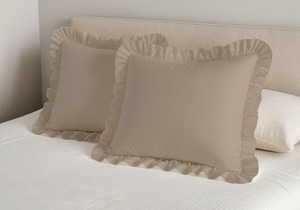 Funda de almohada y cojín tejida de polialgodón con volantes marrón de 50x70cm para hoteles, hospitales, hogares - Product Image 2