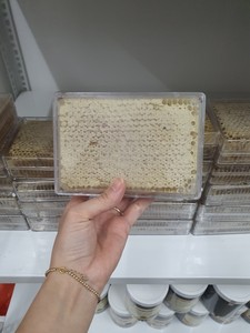 100% <b>Fresh</b> Vietnam <b>HONEYCOMB</b> Pure Enzymes Natural Golden <b>HONEYCOMB</b> Improves Digestion and Boosts Stamina and Body Energy - Product Image 4
