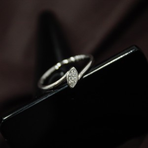 Anillo minimalista delicado de Plata de Ley 925 para mujer, banda ligera CZ de alto pulido para boda y fiesta - Product Image 6