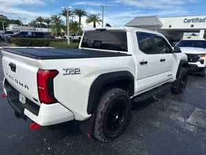 2024 T * oyota Tacoma d'occasion - Product Image 2