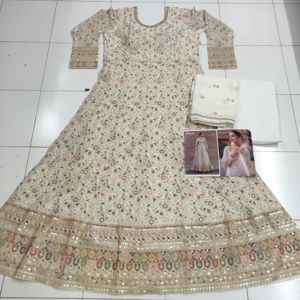 Georgette lourde avec broderie fonctionne robe Anarkali pour mariage et fête porter costume Anarkali de mariage - Product Image 5