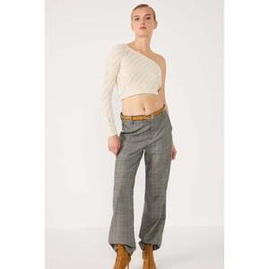 Top Corto Asimétrico Brillante de Una Manga - Product Image 1