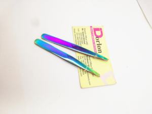 Pince à épiler inclinée à sourcils plasma arc-en-ciel au prix d'usine GRATUIT Impression de logo personnalisé Pince à épiler à sourcils en acier durable - Product Image 3