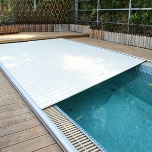 Couverture <span class=keywords><strong>de</strong></span> <span class=keywords><strong>piscine</strong></span> motorisée automatique en aluminium pour piscines enterrées - Product Image 4
