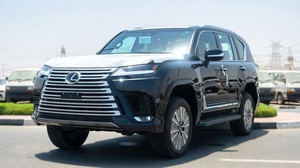VENTE FLASH SUR NOTRE LUXUEUX LEXUS LX 700 NEUF AVEC MOTEUR BITURBO, 457 CHEVAUX ET 583 POUCES-CUIVRES DE TORQUE - Product Image 2