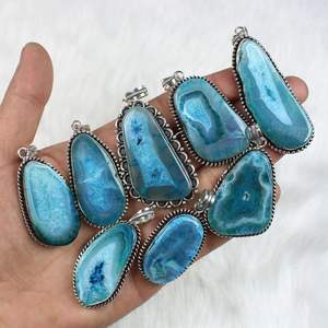 Venta al por mayor Solar Cuarzo Druzy Colgante para las mujeres Solar Cuarzo Slice Druzy Piedra preciosa Collar Colgante Lote Diseñador Colgantes Lote - Product Image 1