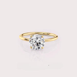 Bague solitaire classique en diamant de laboratoire taille ronde en or jaune 14 carats - Product Image 1