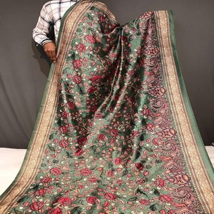 Sari de Seda Suave VASTRA COTTAGE con Estampado Fusion Kalamkari en Hermosos Colores con Blusa de Diseñador Estampada a Juego - Product Image 5