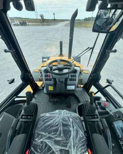 Chargeuse-pelleteuse sur pneus CAT 420XE, moteur diesel, chargeuse frontale, équipement de construction pour creuser en marche arrière - Product Image 5