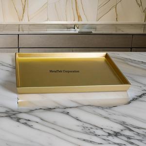 Plateau décoratif rectangulaire en métal plaqué or mat fait à la main, plateau de rangement pour salle de bain d'hôtel commercial, prix de gros - Product Image 3