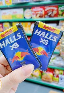 Halls XS Redbull หมากฝรั่งมิ้นต์สุดเท่ปราศจากน้ำตาลมี16แพ็ค