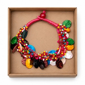 Bracelet extensible en perles turquoise avec accents argentés et disques vert foncé, bijoux bohèmes faits à la main en pierres précieuses pour femmes - Product Image 5