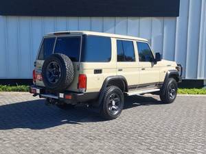 ACHETEZ-LE MAINTENANT ! OFFRE DE VENTE AUX ENTIÈREITUATIONS POUR Land Cruiser 76 2.8 GD-6 V'X SW Auto 2025/2026 – Véhicules d'occasion en bon état pour usage général - Product Image 3