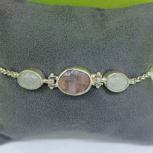 กำไลข้อมือเงินแท้ 925 ประดับทับทิมและโอปอล งานแฮนด์เมด เครื่องประดับอัญมณีสั่งทำพิเศษ ขายส่ง - Product Image 1