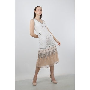 Robe de cocktail perlée blanche et beige avec décolleté en V tenue de soirée élégante élégante détails perlés belle robe à la mode - Product Image 5