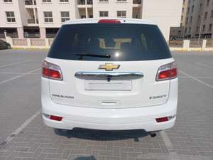 รถบลีเซอร์ LT ปี 2024 มือสอง เครื่องยนต์ 4.5L V6 แบบดูดอากาศธรรมชาติ ขับเคลื่อนสี่ล้อ ขนาดยาง R18 เบาะหนัง พวงมาลัยซ้าย แร็คหลังคาอะลูมิเนียมอัลลอย - Product Image 5