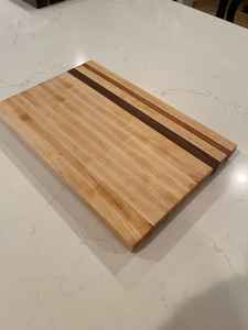 Planche à découper et plateau de service en bois - Durable, lavable au lave-vaisselle - Product Image 5