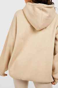 เสื้อฮู้ดผ้าฝ้าย100% โอเวอร์ไซส์สำหรับผู้หญิงเสื้อมีฮู้ดเปิดไหล่ตกสไตล์สตรีทพิมพ์ลายแบบกำหนดเอง - Product Image 3