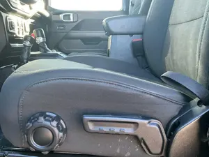 รถจี๊ปแรงเลอร์ 4 ประตู ซาฮาร่า 4x4 ปี 2023 มือสอง พวงมาลัยซ้าย/ขวา - Product Image 6