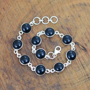 สร้อยข้อเท้าเงินแท้มาใหม่ประดับอัญมณีสีดำวาววาววาววาวความยาว8มม. ทรงหลังเบี้ยเป็นโครง925ทึบทำมือ - Product Image 3