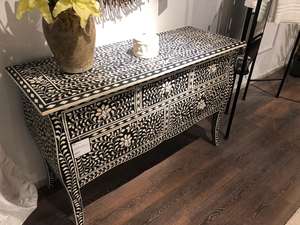 Mesita de Noche con Incrustaciones de Hueso Indio Personalizada, Gabinete con Cajones Florales Hecho a Mano para Decoración del Hogar, Dormitorio, Sala de Estar - Product Image 6