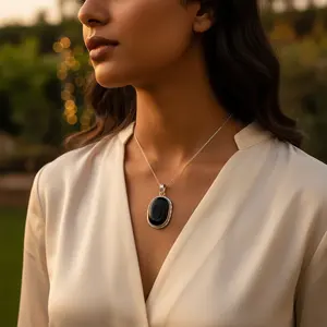 จี้เงินแท้ 925 ประดับพลอยแบล็คออนิกซ์ สำหรับผู้หญิง ชุบทองคำขาว ดีไซน์ศาสนา ประดับพลอยทรงมรกต ชุบโรเดียม แพลตตินัม หมายเลขหลัก - Product Image 2