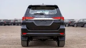 โตโยต้า ฟอร์จูนเนอร์ ปี 2025 ใหม่เอี่ยม เครื่องยนต์เบนซิน 2.7 ลิตร ขับเคลื่อน 4 ล้อ 199 แรงม้า 7 ที่นั่ง SUV 4 สูบ เกียร์อัตโนมัติ พวงมาลัยซ้าย - Product Image 6