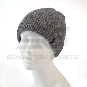 Venta al por mayor de gorros personalizados con logotipo completo de punto jacquard invierno calavera gorro hecho en Pakistán - Product Image 2