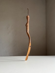 Elevador de Zapatos de Madera de Estilo Único Diseñado para Exhibición y Decoración con Acabado Liso y Atractivo Diseño Artístico de la India - Product Image 4