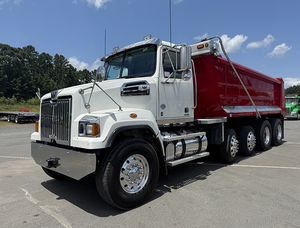 Camión Volquete Usado Western Star 4700 2023 2024 2025, Cummins 370HP, Automático - Product Image 1