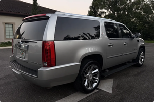 Vehículo Usado a Precio Accesible - Volante a la Izquierda |   Volante a la derecha |   CADILLAC ESCALADE ESV PLATINUM AWD 2010 - Product Image 2