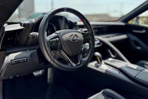 Lexus LC 500 ปี 2021 สภาพดี ใช้งานน้อย 1,700 ไมล์ เครื่องยนต์ V8 5.0 ลิตร พร้อมชุดแต่ง Dynamic Handling  ปรับแต่งน้อยมาก - Product Image 4